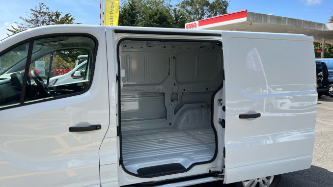 Renault Trafic Swb Diesel SL30 Blue dCi 150 Extra [Safety] Van EAG9 - Image 5